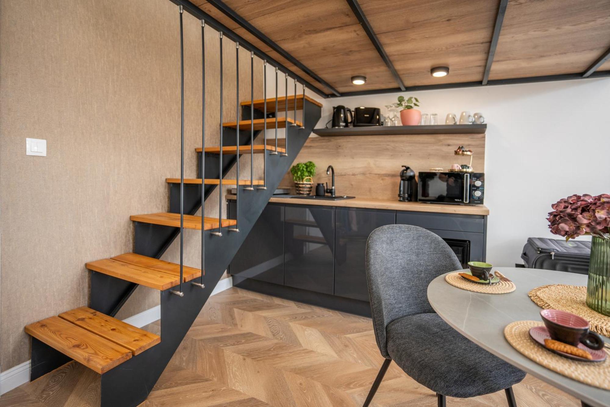 V62 Studio Apartments- Downtown Sopron شوبرون المظهر الخارجي الصورة